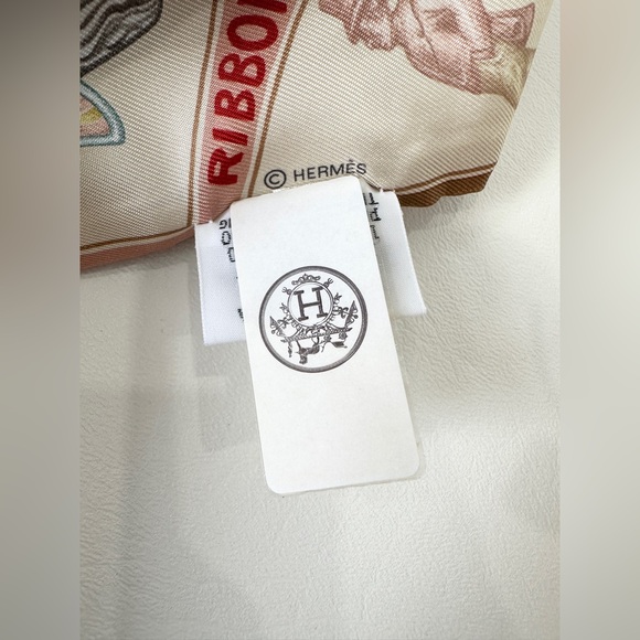 HERMES TWILLY NEW IN BOX. - Picture 14 of 16